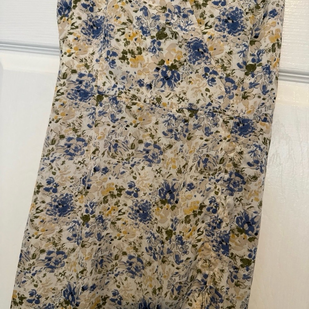 Women’s En Saison Spaghetti Strap Dress - Picture 2 of 3